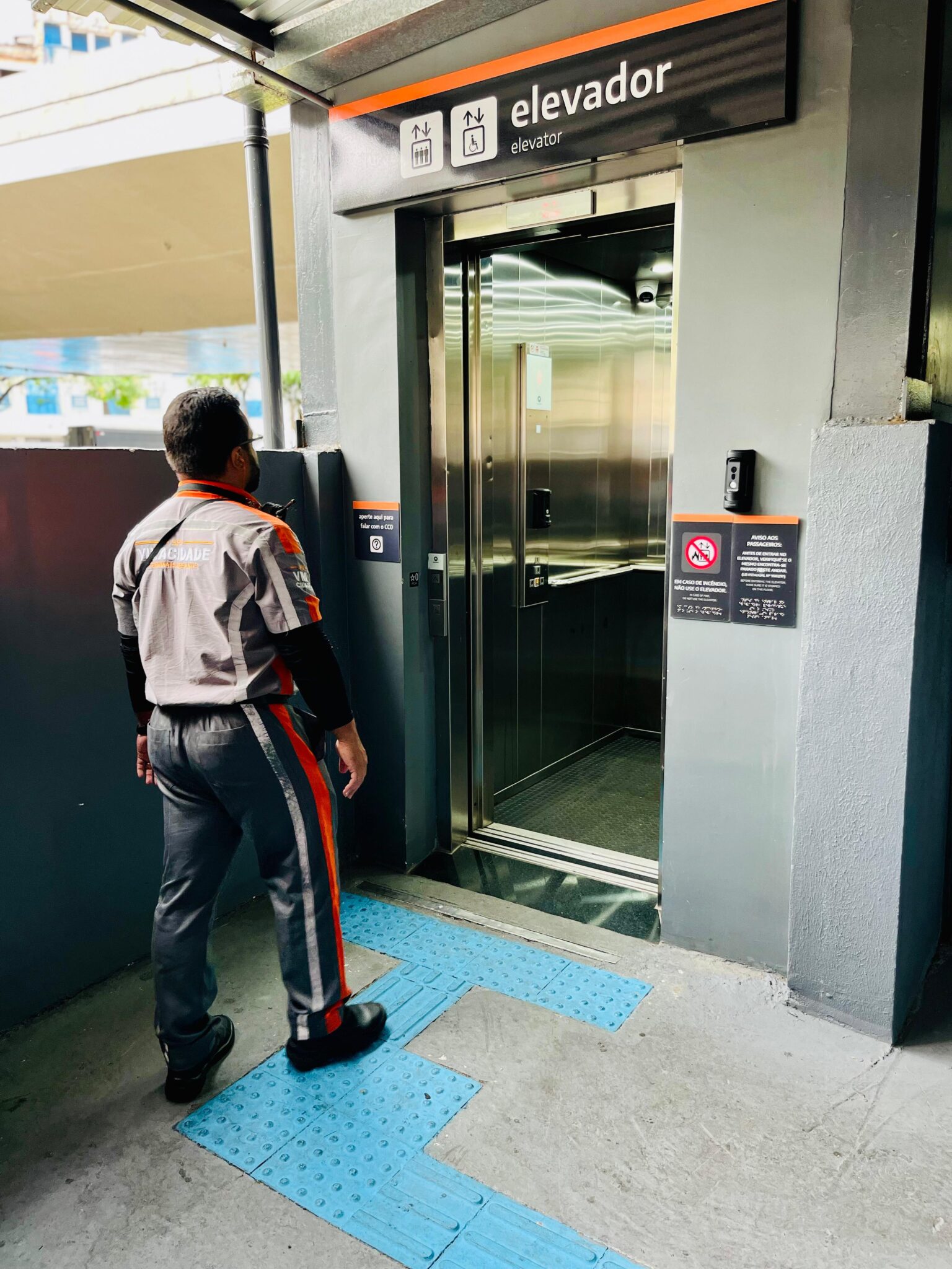 TBA - COLABORADOR EM VISTORIA NO ELEVADOR